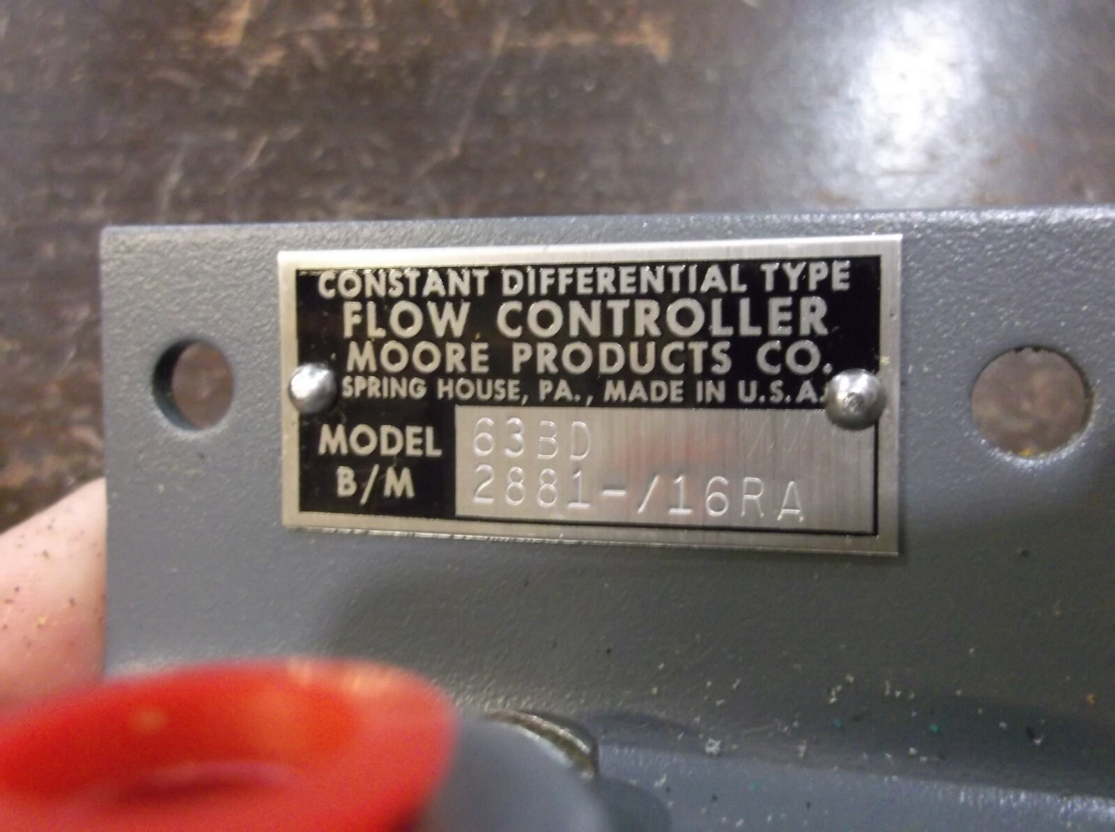 NIB MOORE 63BD CONSTANT DIFFERENTIAL FLOW CONTROLLER (801)