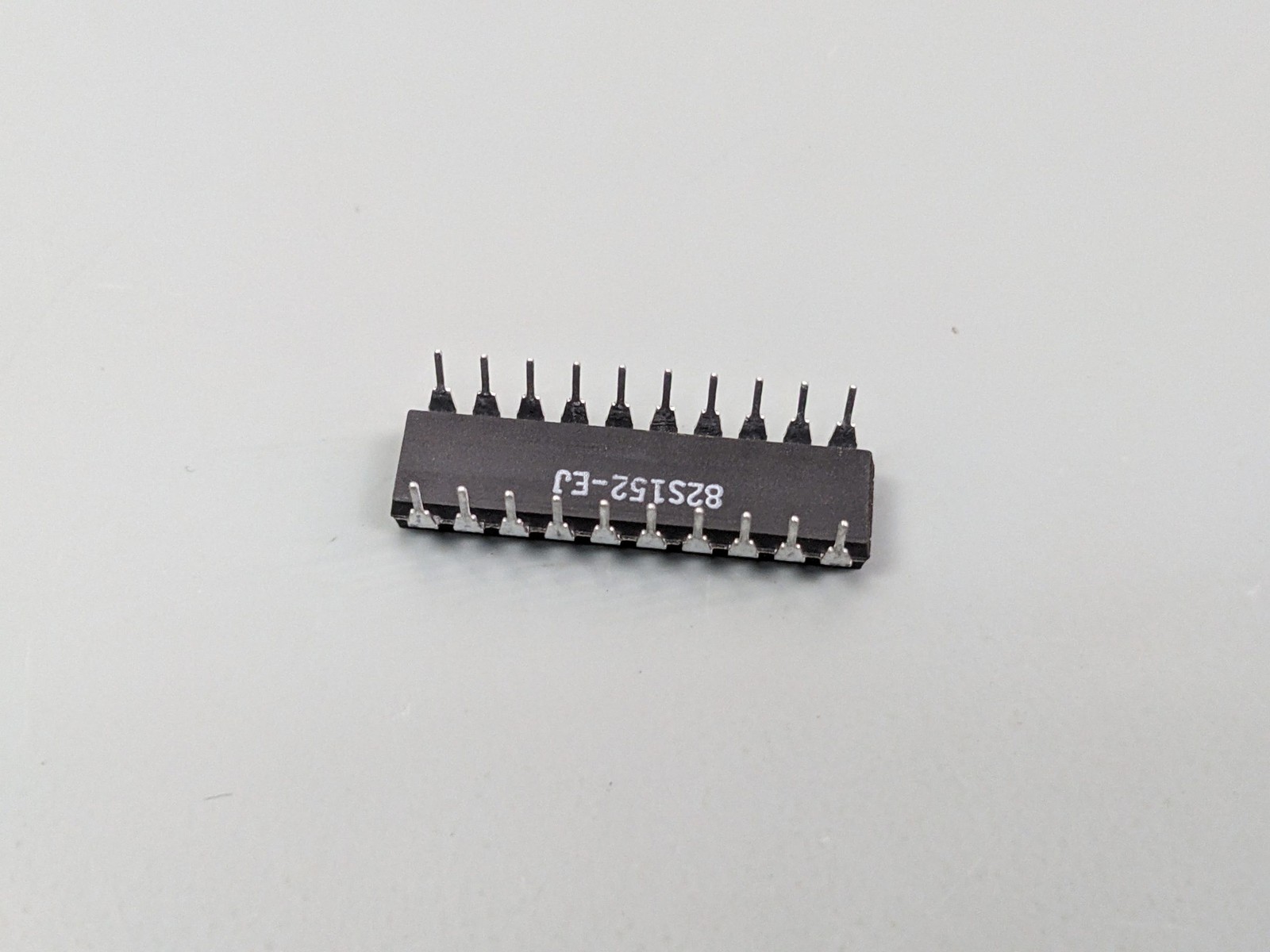 Signetics N82S152N Programmable Logic Array IC
