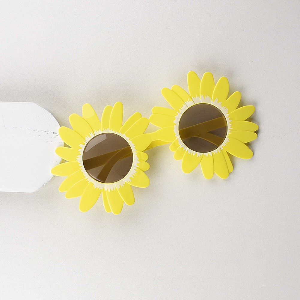 Innovative Floral Design Sunglasses Ideal for Trendsetters and Influencers