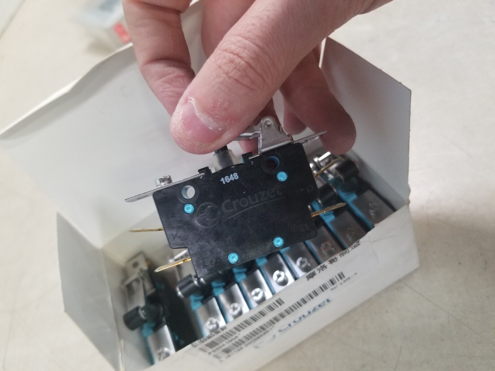 Box of 10 - 61T6914 Crouzet Switch Technologies 83241004 Microswitch, Button