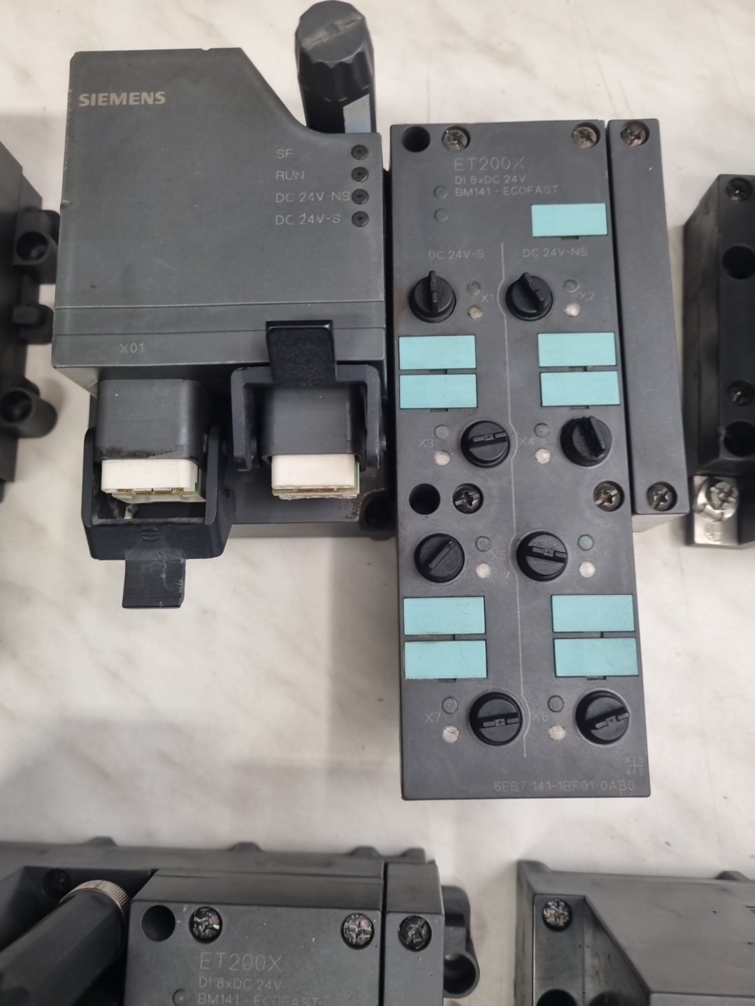 Siemens 6ES7 141-1BF01-0AB0 / 6ES7141-1BF01-0AB0 Simatic ET200 Basic Modul