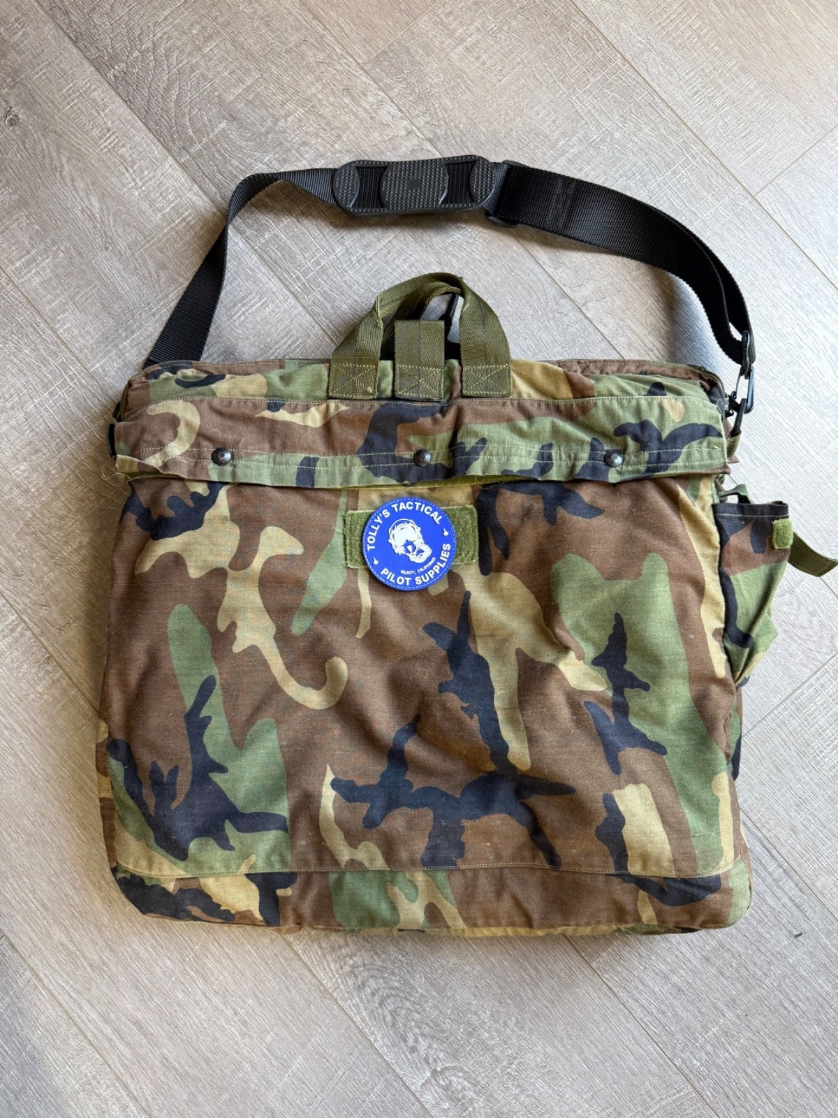 USED Flyers Helmet Bag HGU-56/P 55 NSN:8415-01-395-0005 Shoulder Strap Padded.