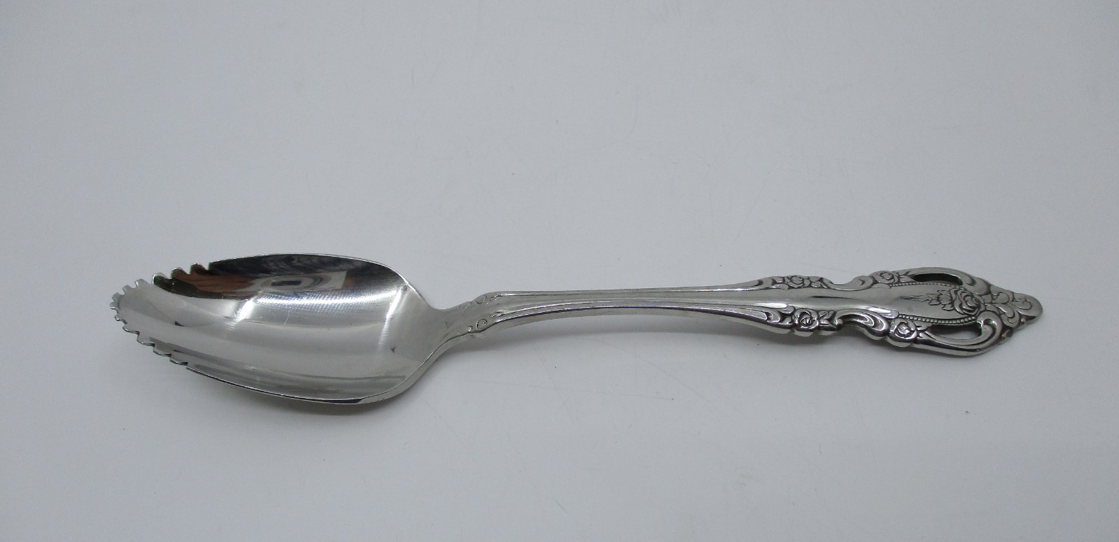 ONEIDA STAINLESS BRAHMS FRUIT SPOON - 5 7/8"  01F