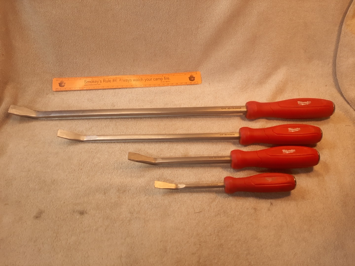 Milwaukee Tool 48-22-9214 4 Pc. Pry Bar Set