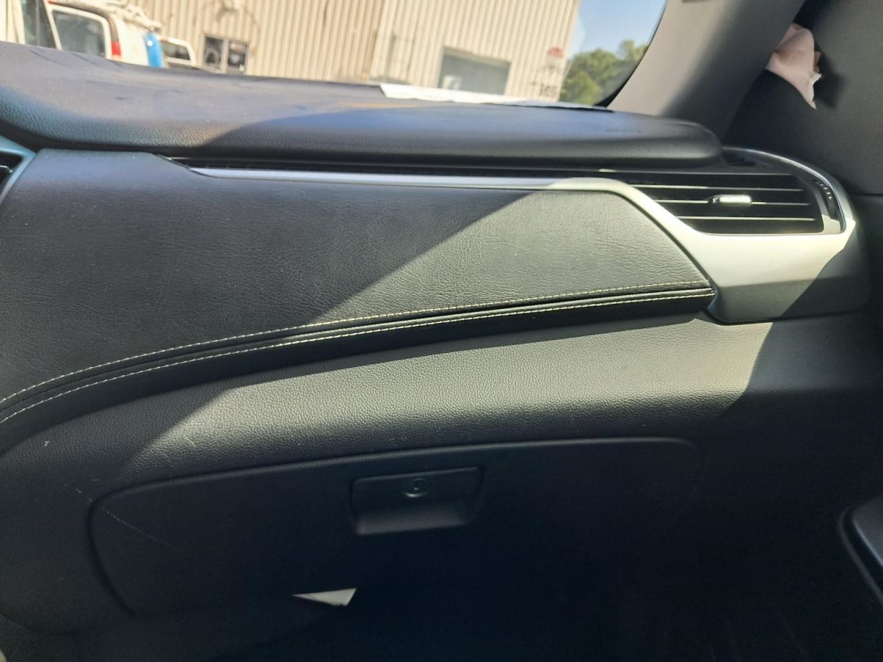 TAHOE     2015 Glove Box 4780045