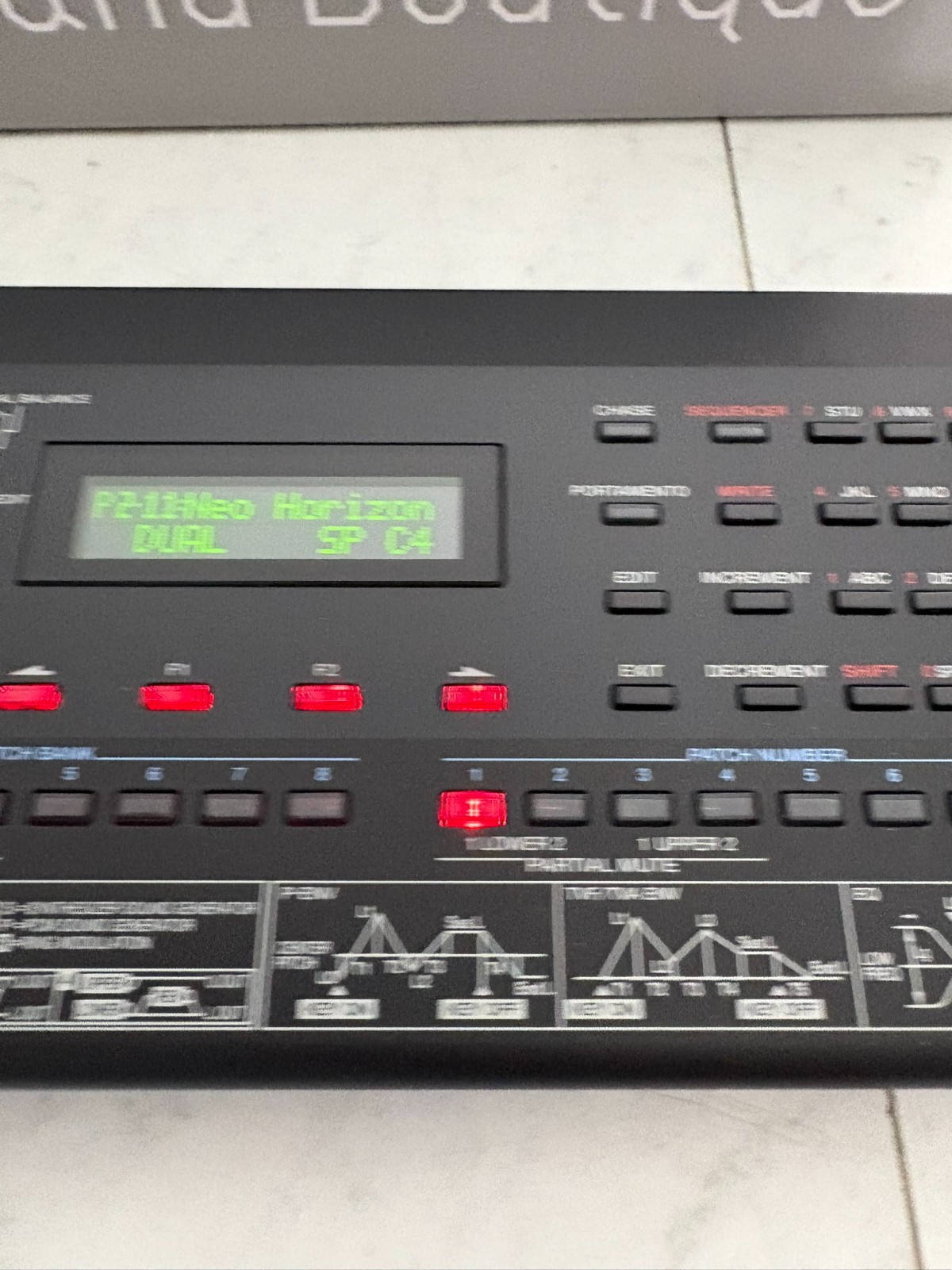Roland D-05 Synthesizer