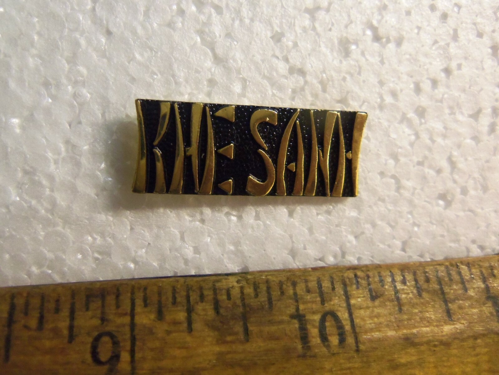 KHE SAHN Script Pin