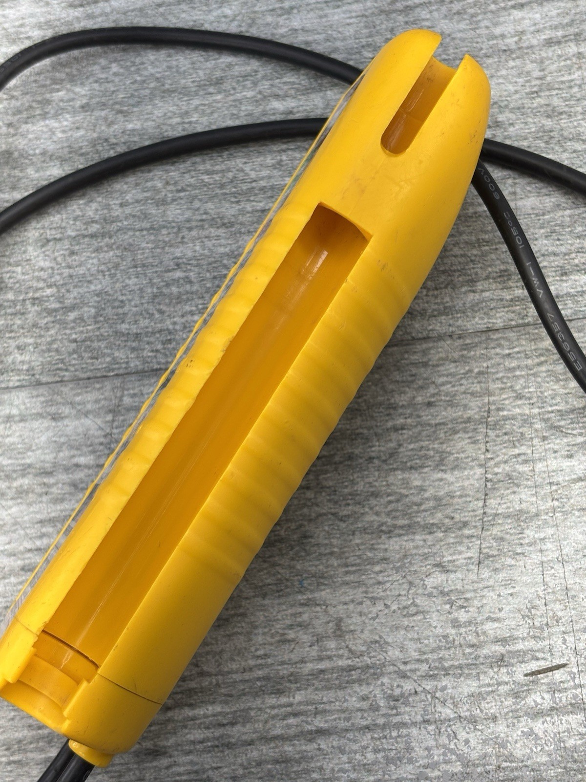 Sperry Voltector Voltage Tester V-11A Voltmeter AC/DC 600V Max
