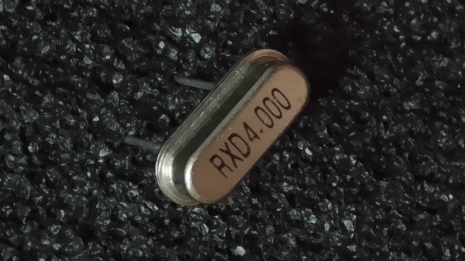 MP35S-4.000MHz 4.000MHZ Series 50PPM MP35 Crystal Oscillator (RXD4.000) - New