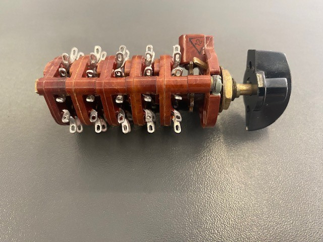 Rotary Switch PM (with knob) 10 pole 5 positions. Break-Before-Make. NOS Lot 1.