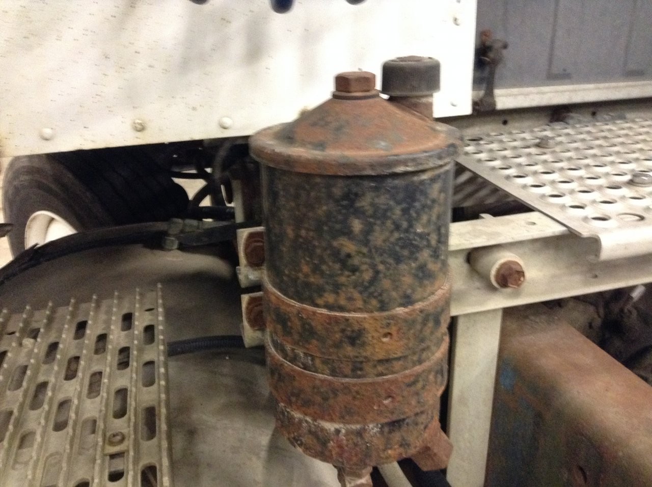 International 9700 Power Steering Reservoir - Used