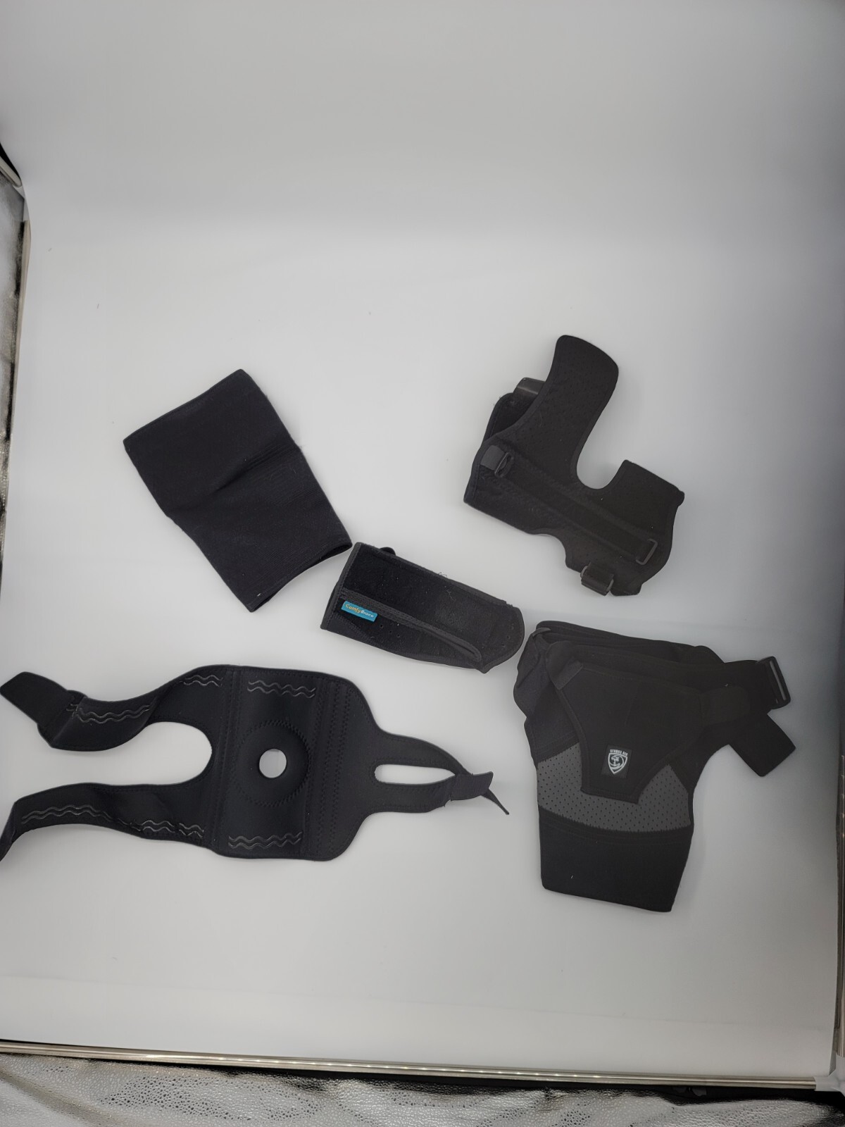 Athletic plus Knee Wraps Supports Training
