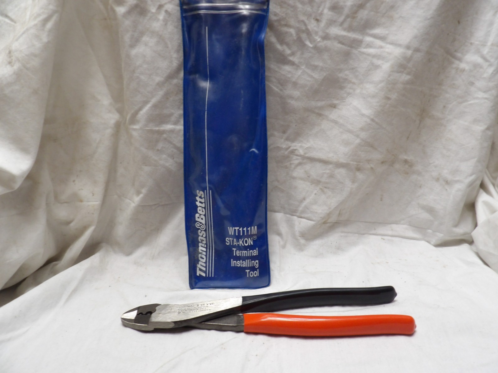 Thomas & Betts WT-111-M Sta-Kon Wire Terminal Pliers