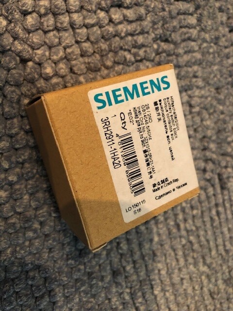 SIEMENS 3RH2911-1HA20, AUXILIARY SWITCH BLOCK W/ SCREW TERMINAL, NEW IN BOX!