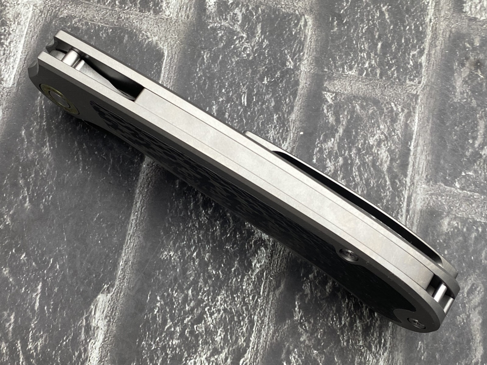 Twosun TS572-K110-CF Folding Knife K110 Blade Titanium/CF Handle Pocket Knife