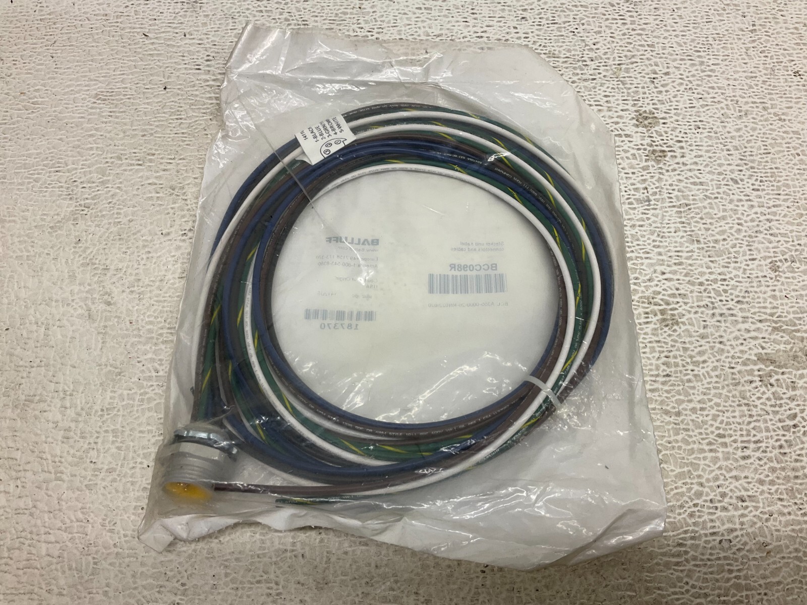 Balluff BCC098R Male Connector BCC A355-0000-20-RN022-020 New (VT)