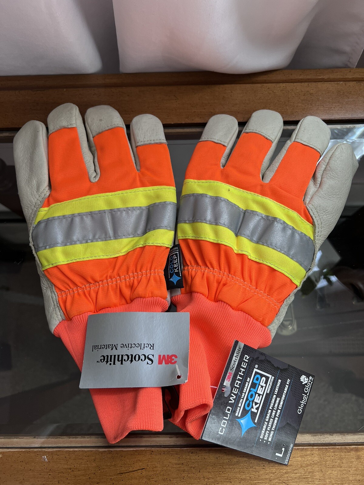 3M Scotchlite cold-weather gloves