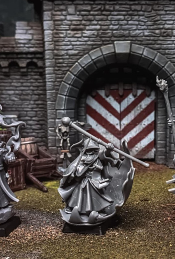 Highlands Miniatures-Sunland Mage of Healing x1 -WARGAMER Resin