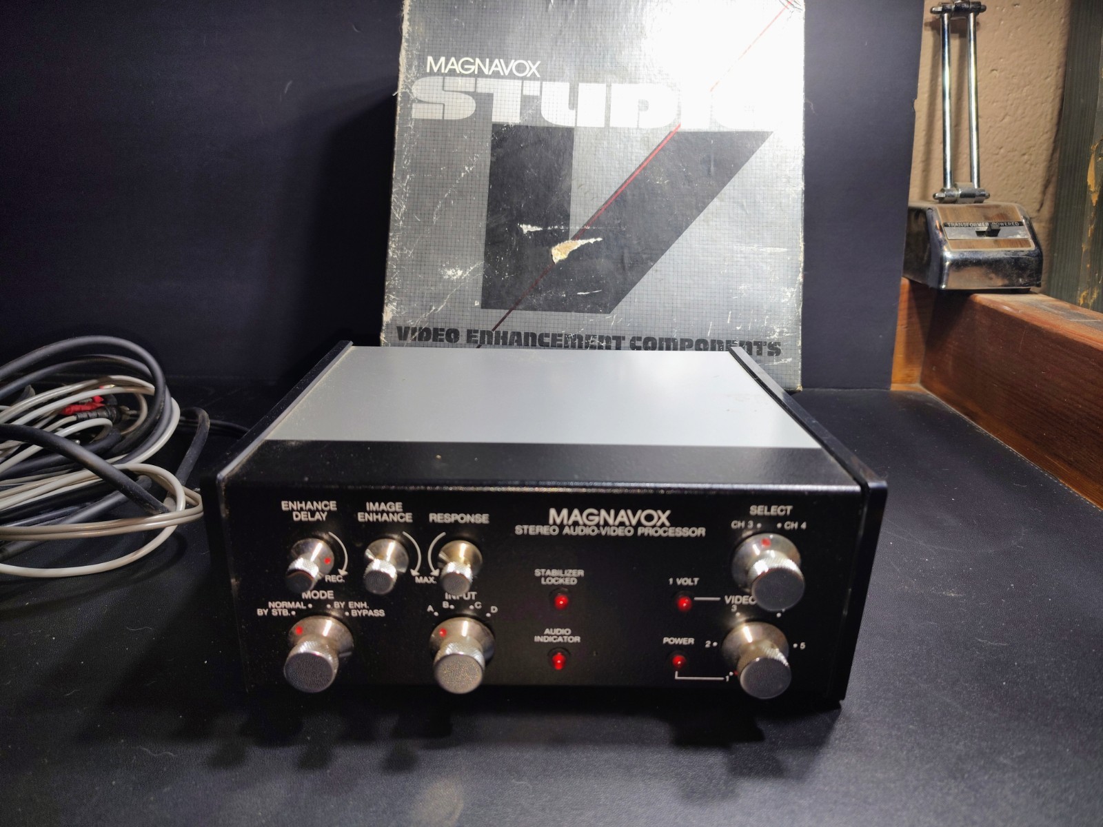 Magnavox Studio 17 Stereo Audio-Video Processor RR 8203 BK01