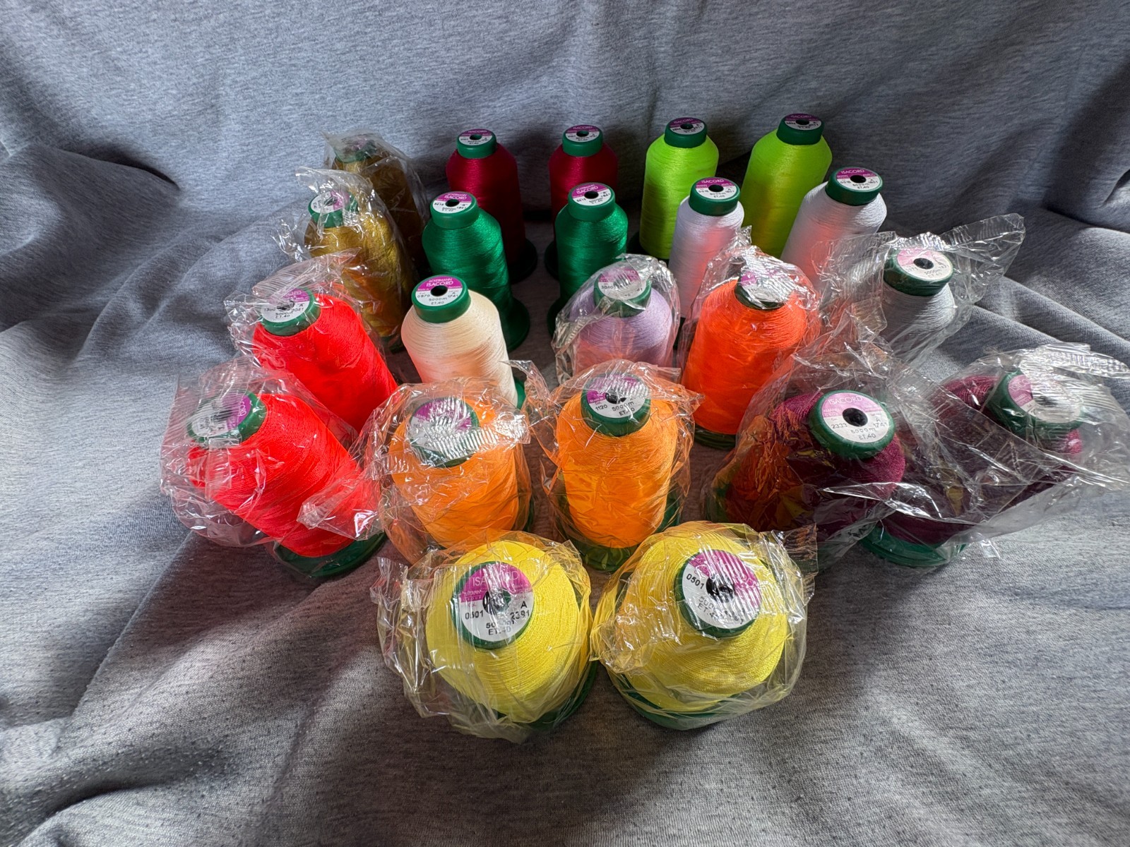 ISACORD 40 wt. Embroidery Thread Assorted Bundle