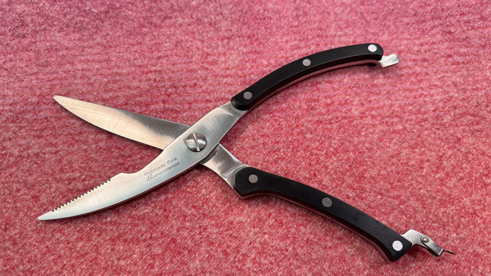 Wolfgang Puck Bistro Collection Kitchen/Poultry Shears Latching Handle Black