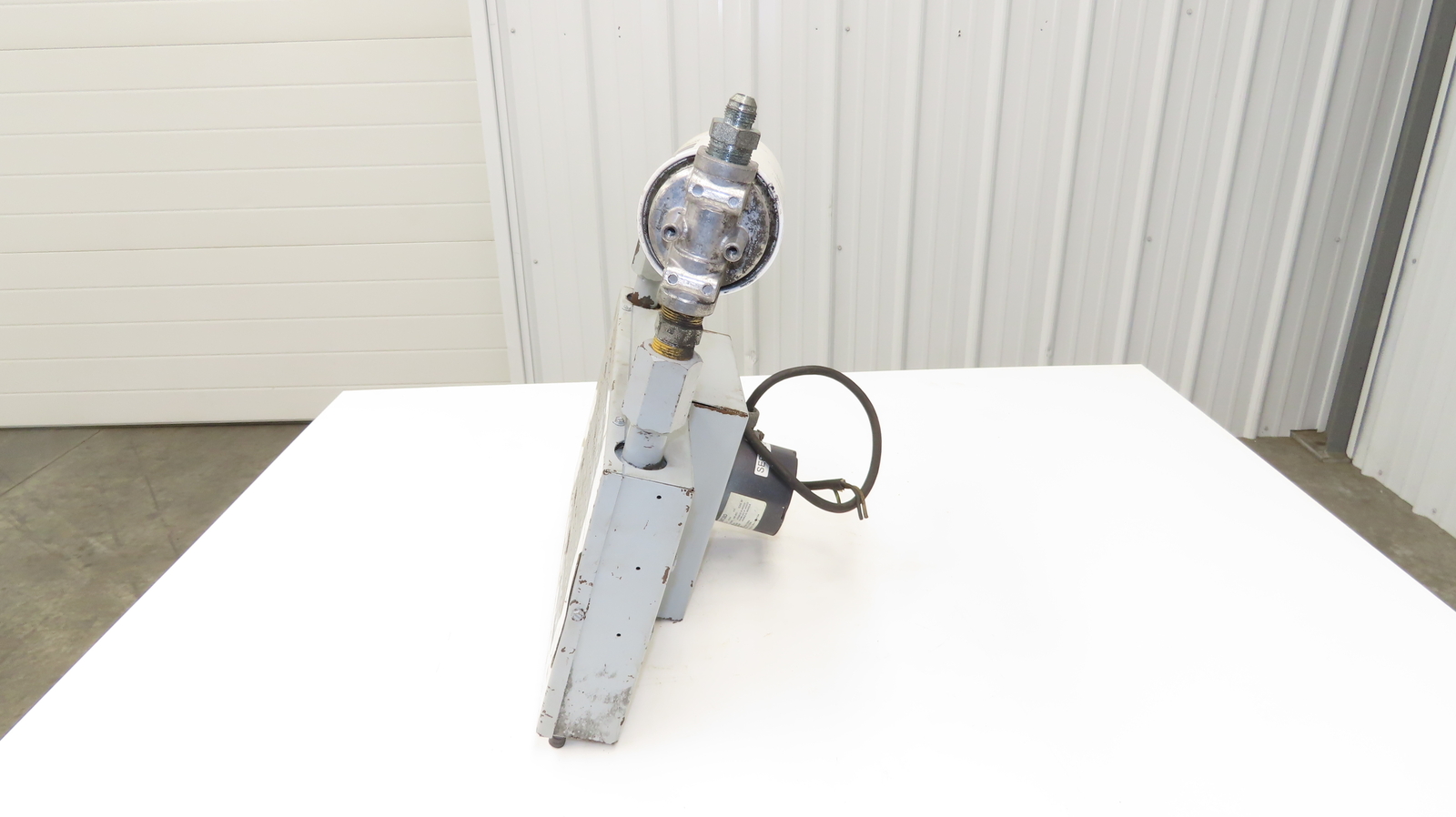 BME-141-N Heat Exchanger 115V Single Pass Side Connection With Attached Filter