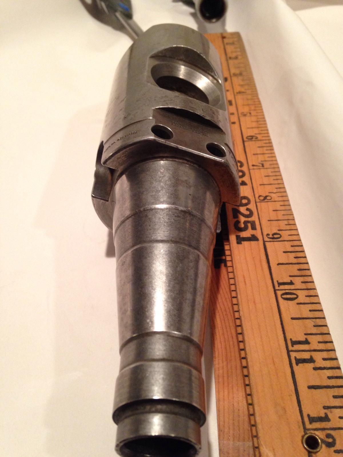 DEVLIEG MICROBORE BORING HEAD W/ TH 40FC 67 FLASH CHANGE SHANK Used Tool Holder