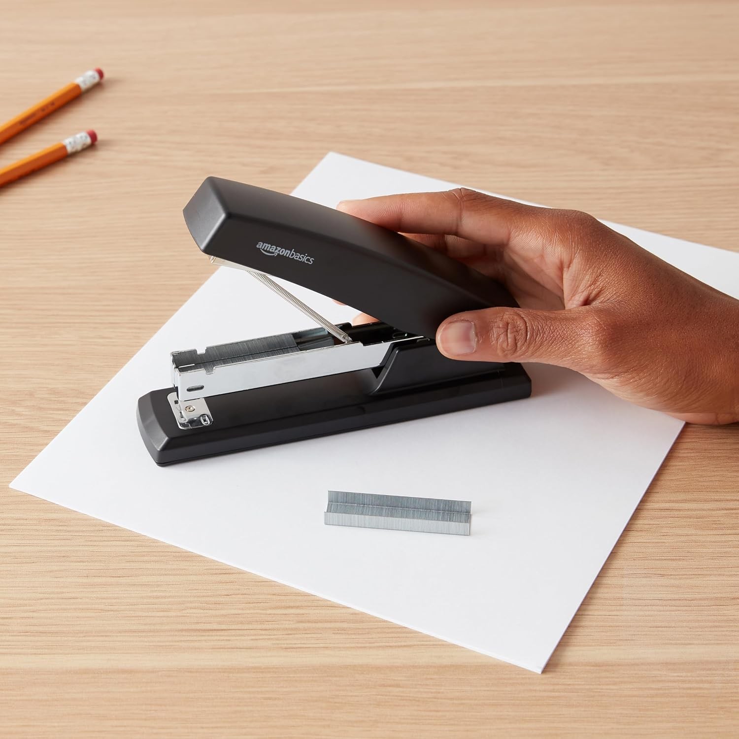 Amazon Basics Stapler with 1000 Staples, Office Stapler, 25 1-Pack, Black