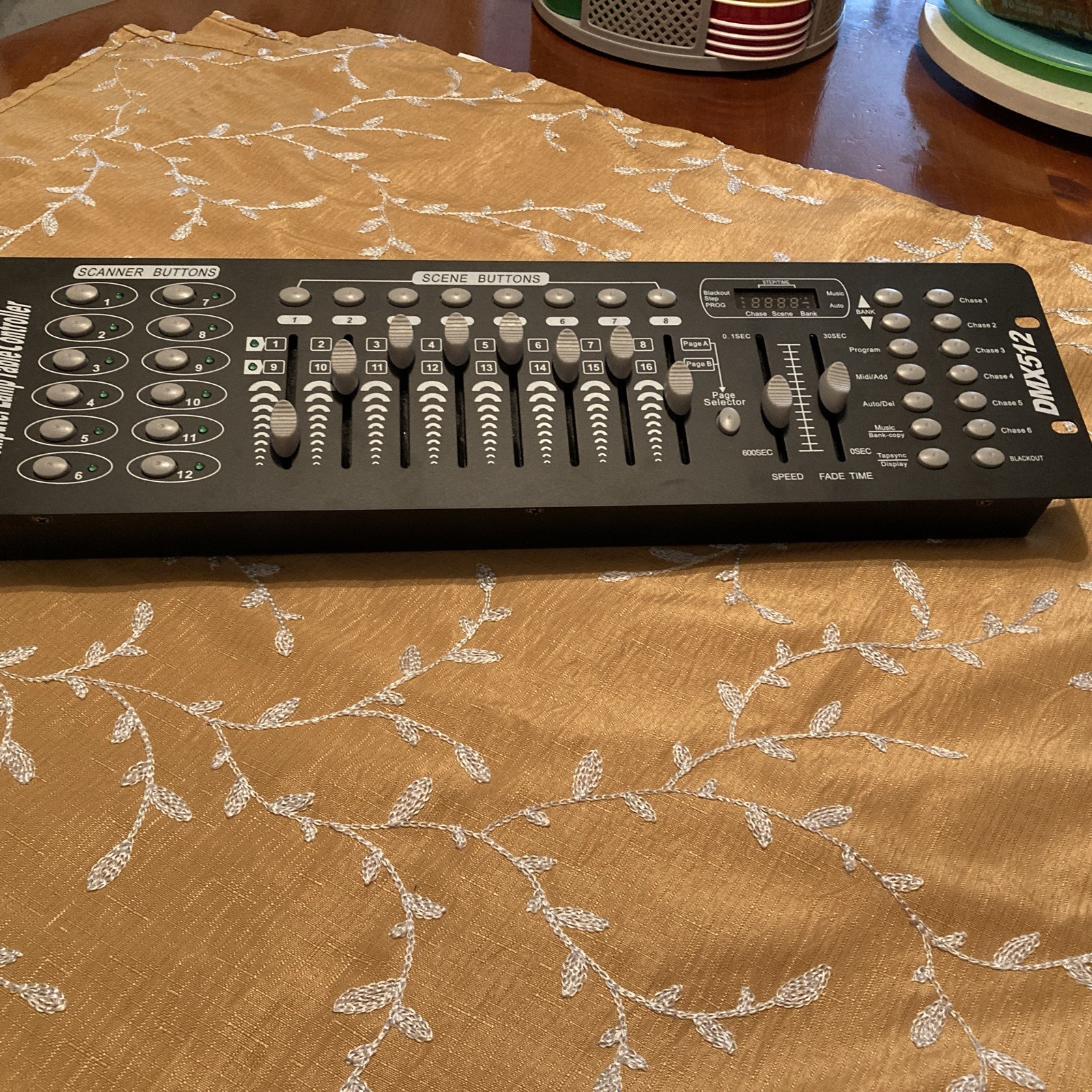 192 Channel DMX512 Controller Professional Lighting Console