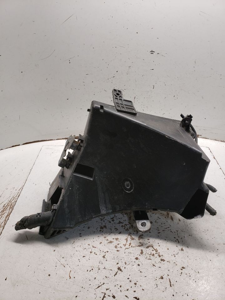 Used Fuse Box Engine fits: 2005 Subaru Legacy engine compartment 3.0 Grade A
