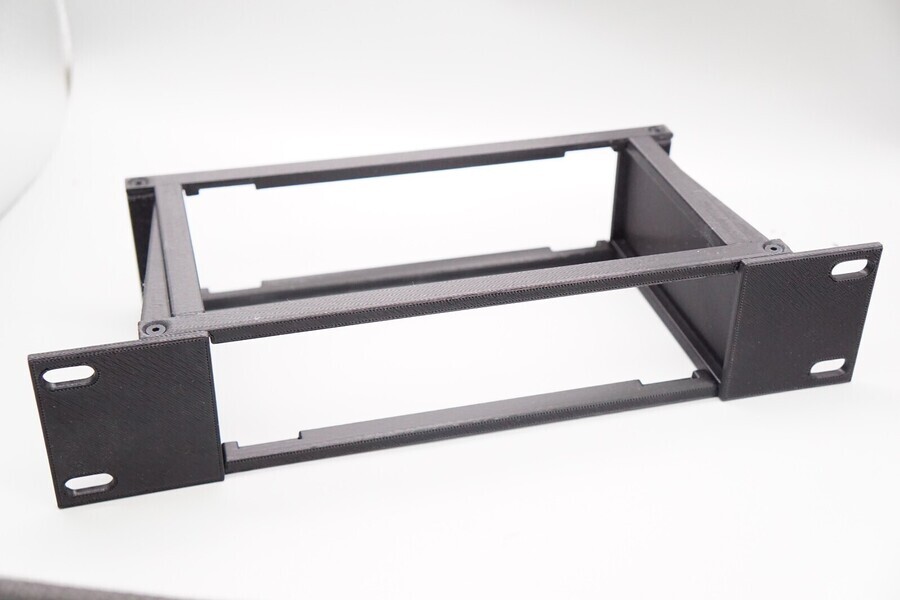 Rack Mount Bracket 9,5Zoll for Focusrite 4i4 Scarlett USB Audo Interface 3rd Gen