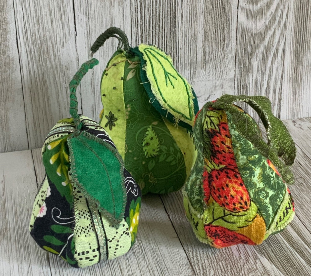 Handmade 3 PEARS Quilt Stitchery Patchwork ~ Fabric Fruit Decor