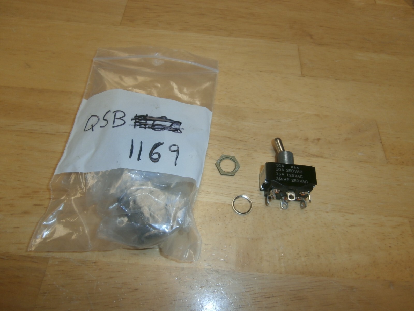 CHAMMER ON/OFF TOGGLE SWITCH 3/4HP 15 AMP - 125V,QSB1169,NOS