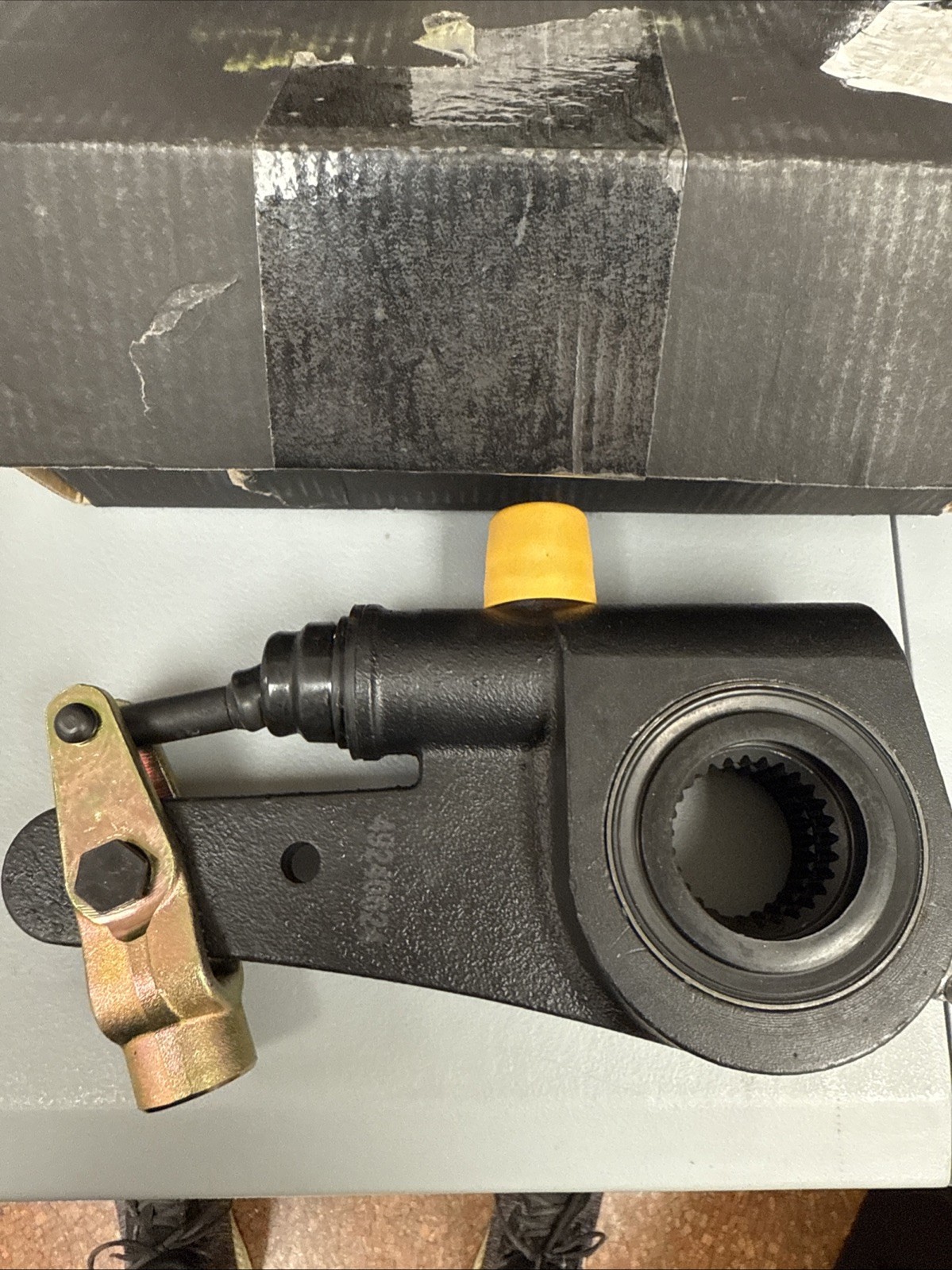 AUTO SLACK ADJUSTER - 5.5" 28 SPLINE - REPLACES MERITOR r801073
