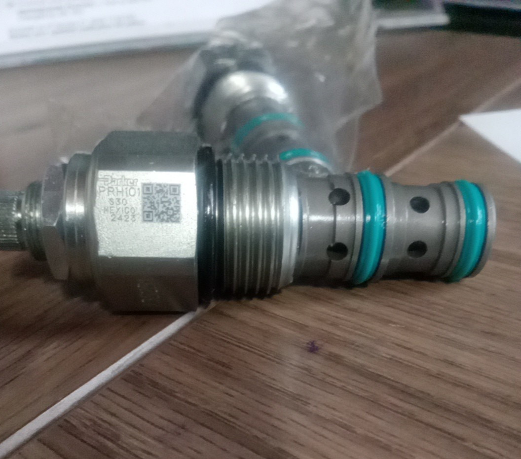 Parker PRH101S30 Pilot Operated Pressure Reducing Relieving Valve New
