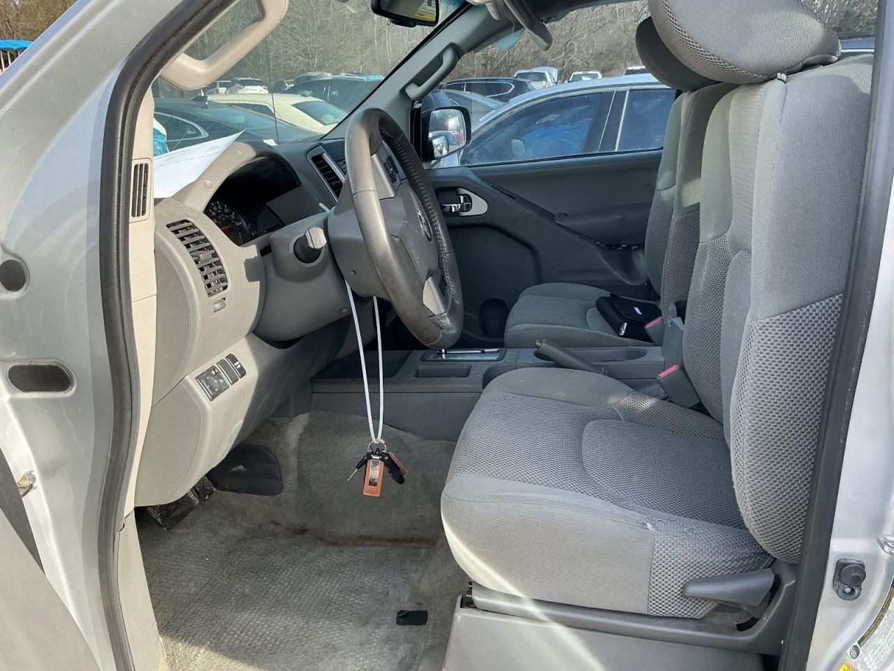 FRONTIER 2016 Glove Box 4971752