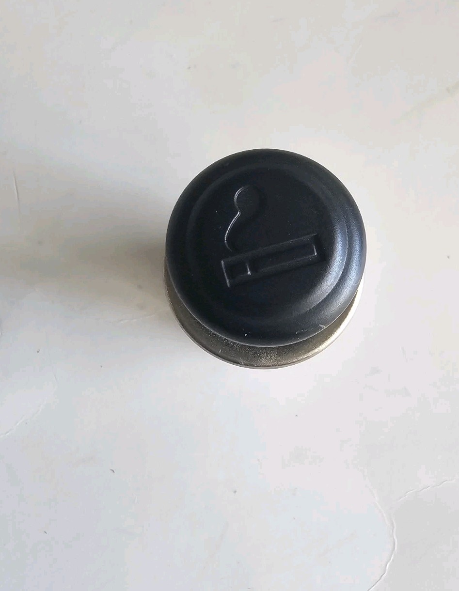 95 - 12 TOYOTA TACOMA PRE RUNNER CIGARETTE LIGHTER GENUINE