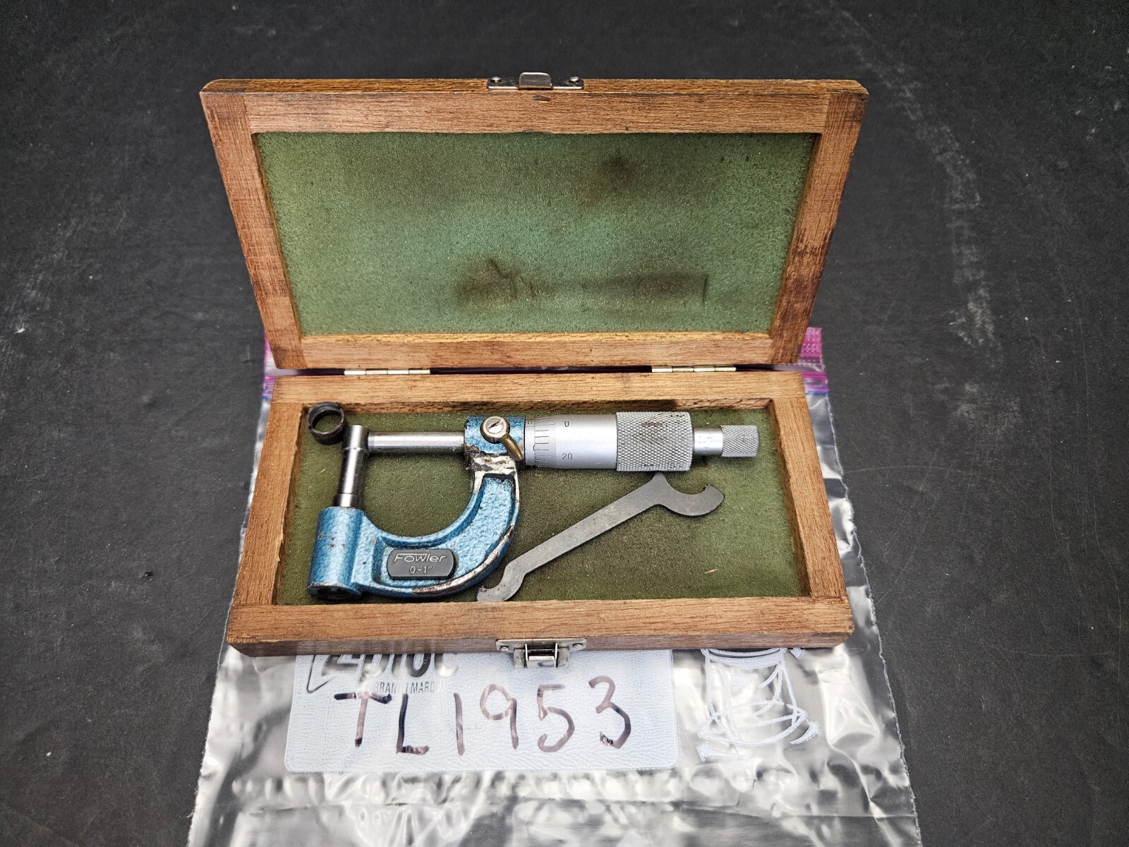 VTG FOWLER #52-510-601 0-1" .0001" CYLINDRICAL TUBE MICROMETER W/CASE (TL1953)