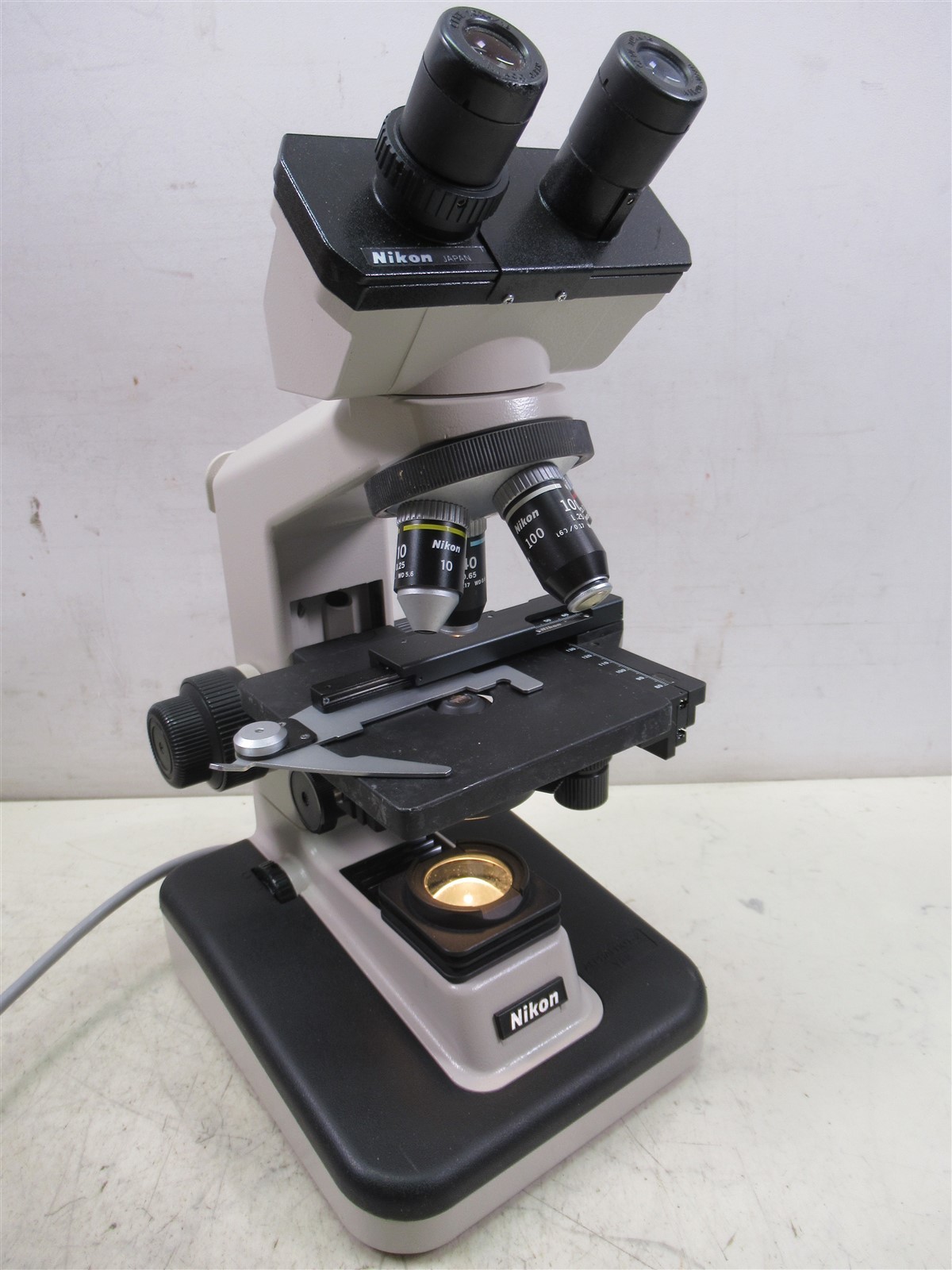 Nikon Alphaphot 2 YS2 Binocular Microscope 4 Objectives 2 Eyepieces Lab Medical