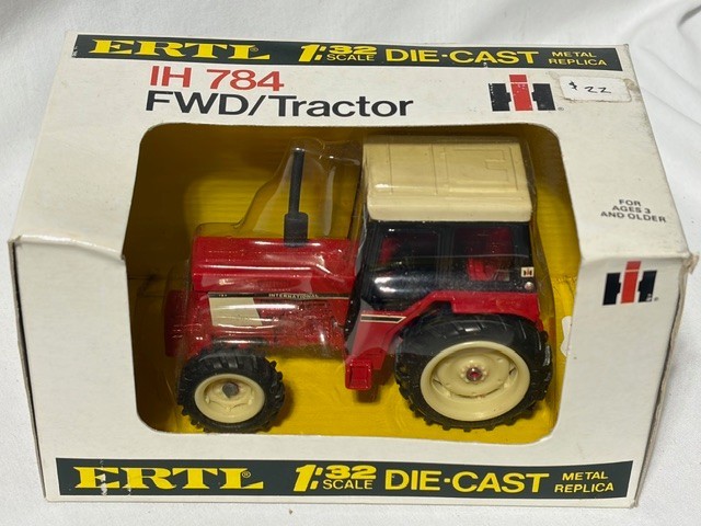 ERTL International 784 FWD, 1/32, NIB