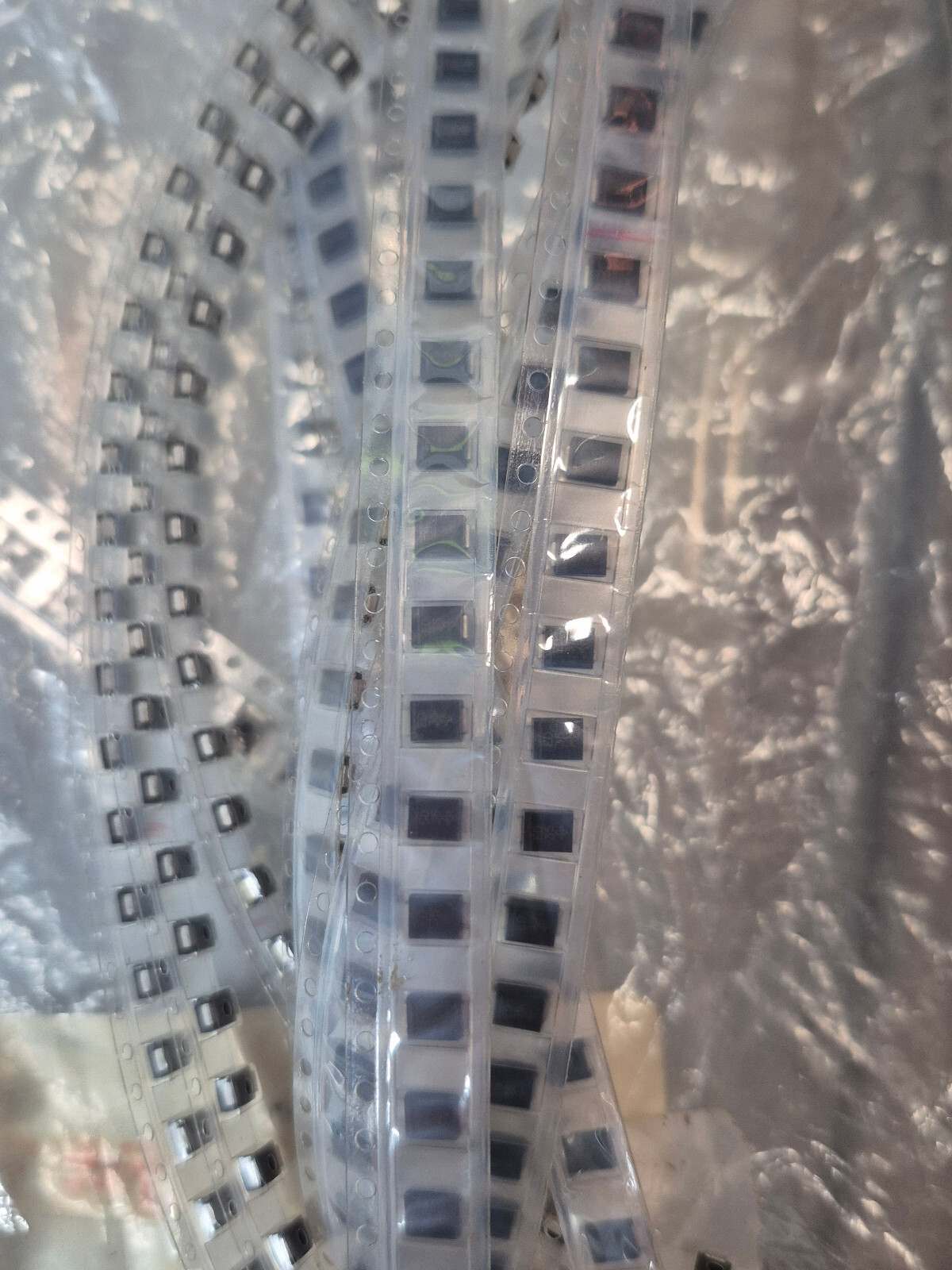 Qty 100 pieces Fairchild- ES2D- 2.0A UF Recovery Rectifier