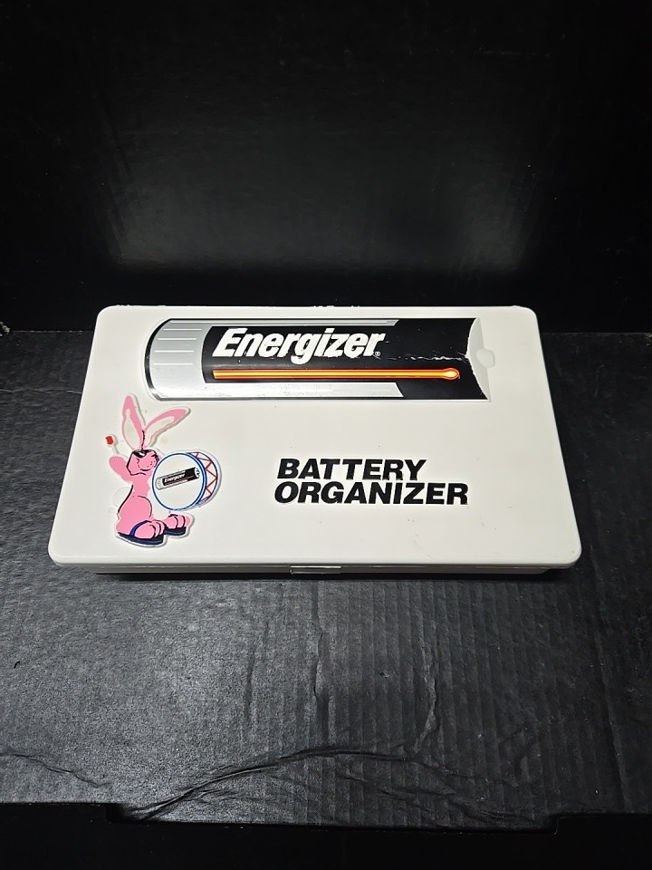 Vintage Energizer Bunny Battery Organizer Case & battery checker WORKING