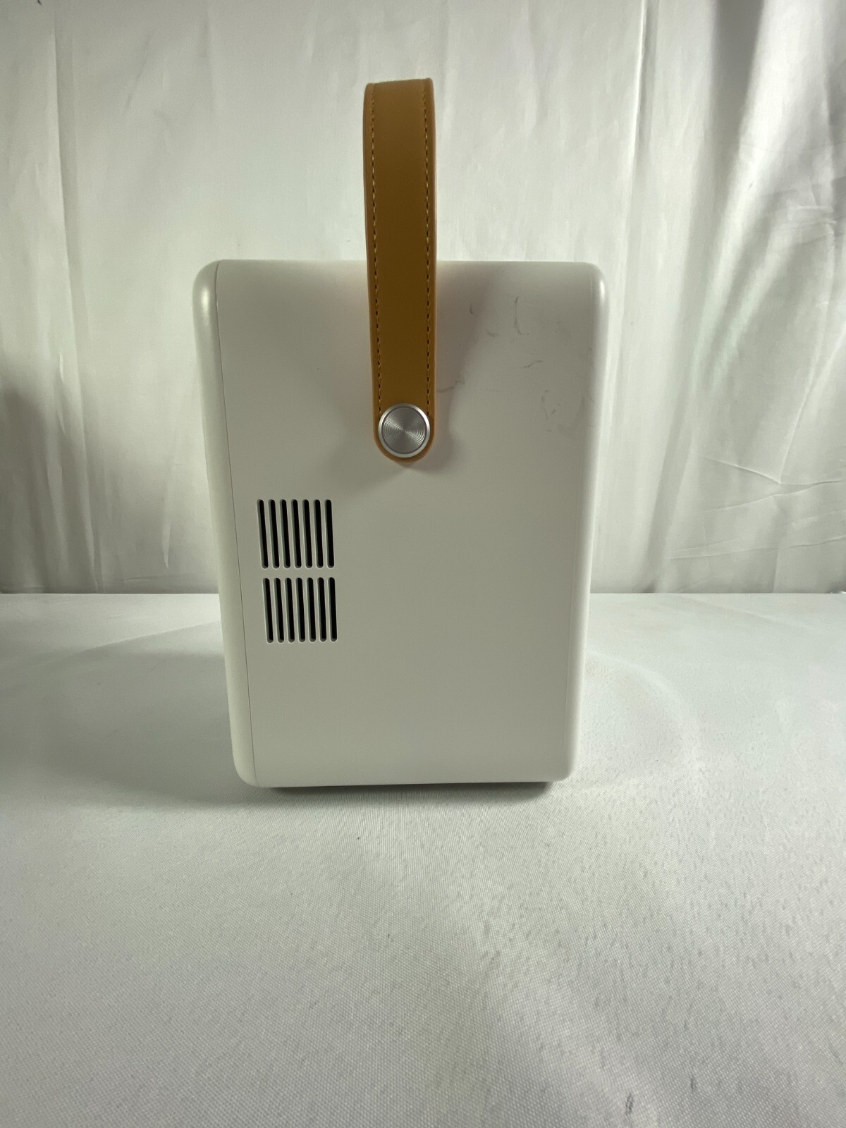 Toptro B1 White Portable HDMI Standard Battery Video Projector
