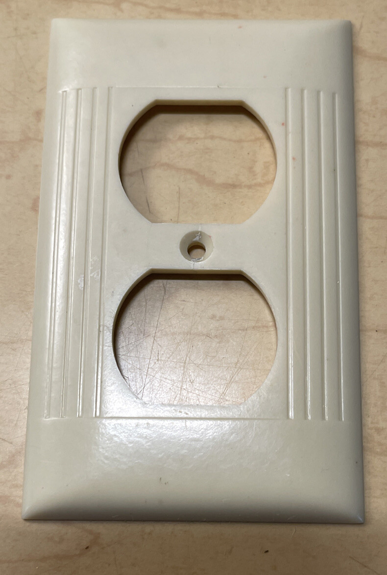 Vintage Sierra Electric Double Plug Plate Cover Ribbed Ivory Plastic Reclaimed