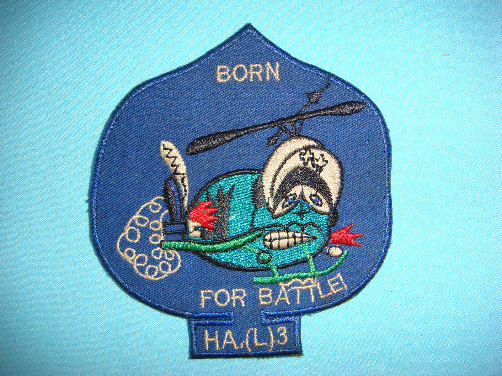 VIETNAM WAR PATCH, US NAVY HAL-3 DET BORN FOR BATTLE !