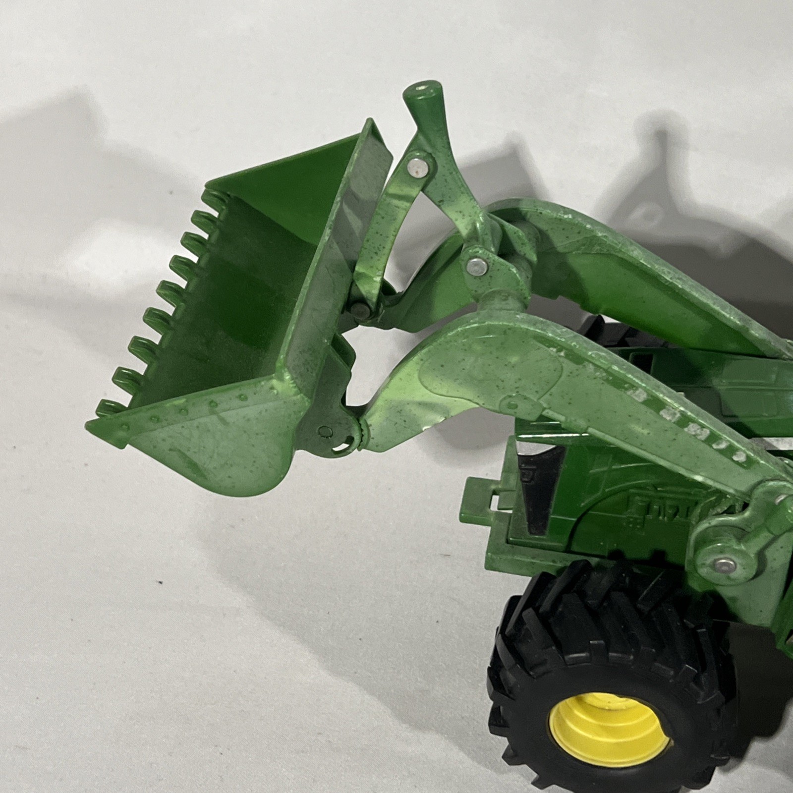ERTL John Deere Green Tractor with Wagon