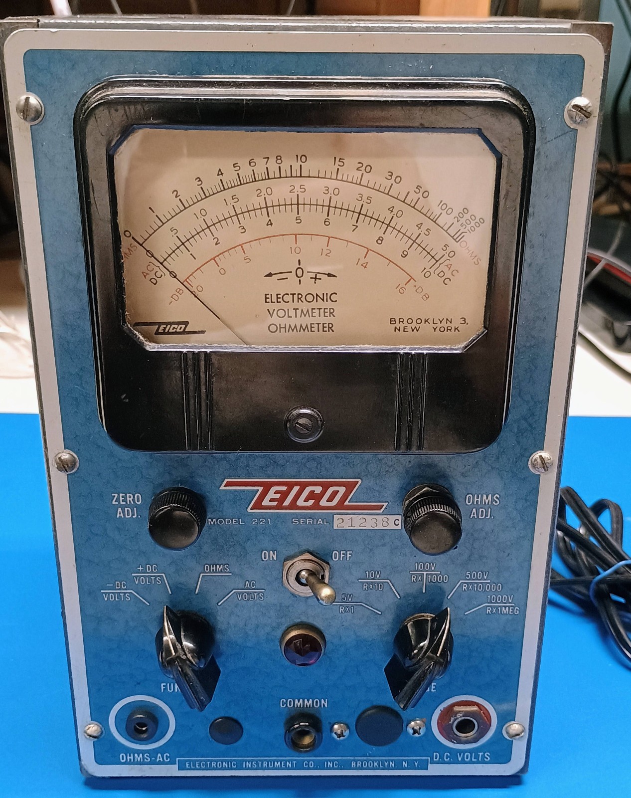 EICO Model 221 Vacuum Tube Voltmeter (VTVM) SN: 21238