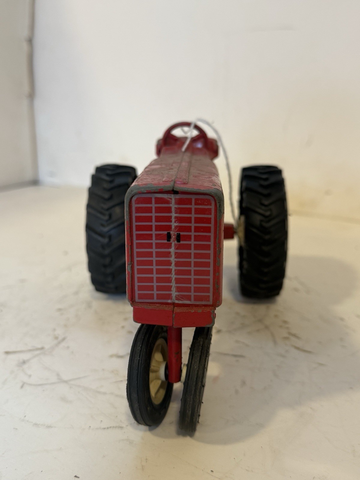 ERTL 1/16 International Tractor (27)