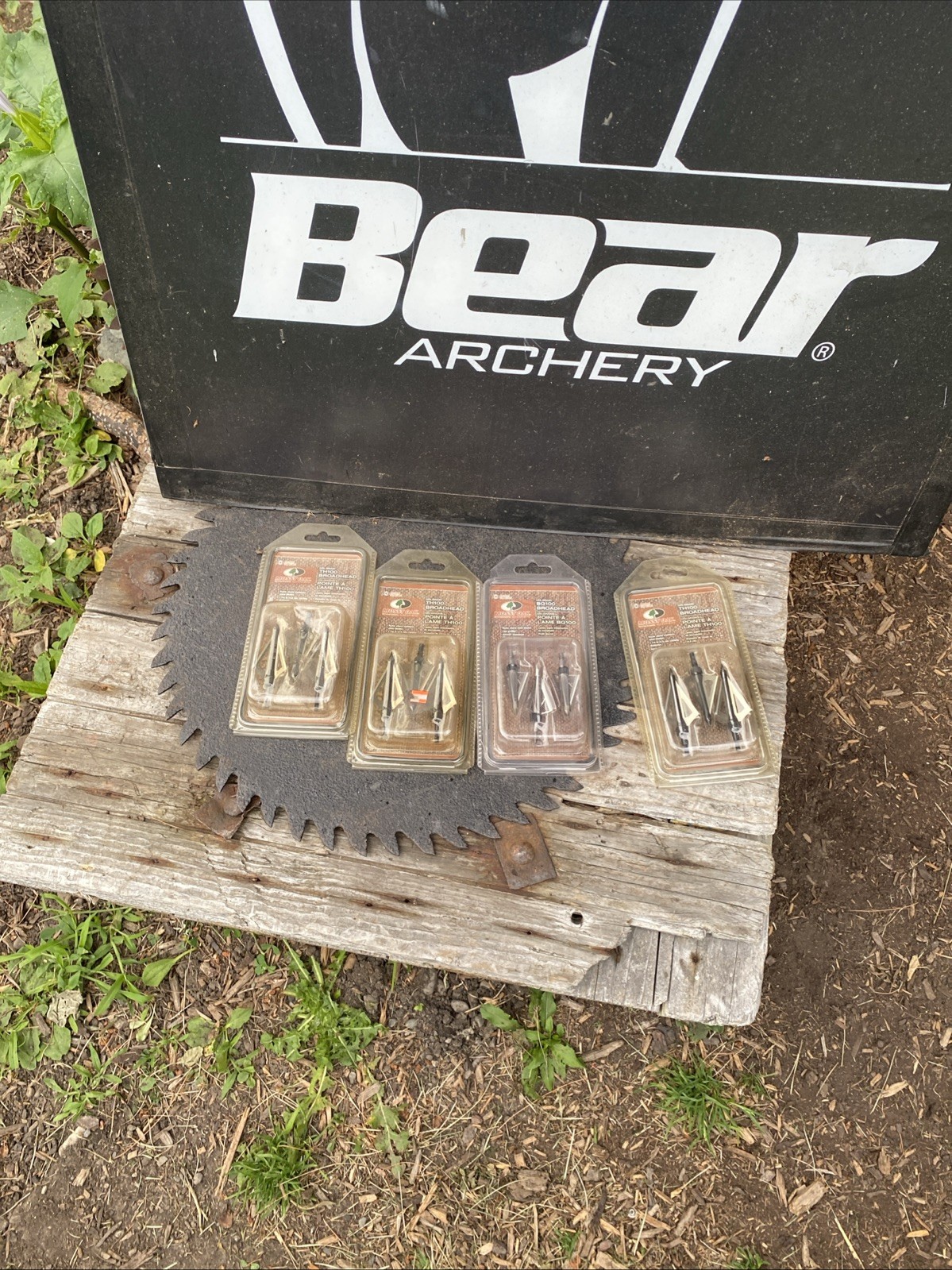 4 Packs Of Mossy Oak Broadheads New In Package ALL 100 Grain