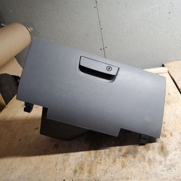 GRANDCHER 2005 Glove Box 1522929